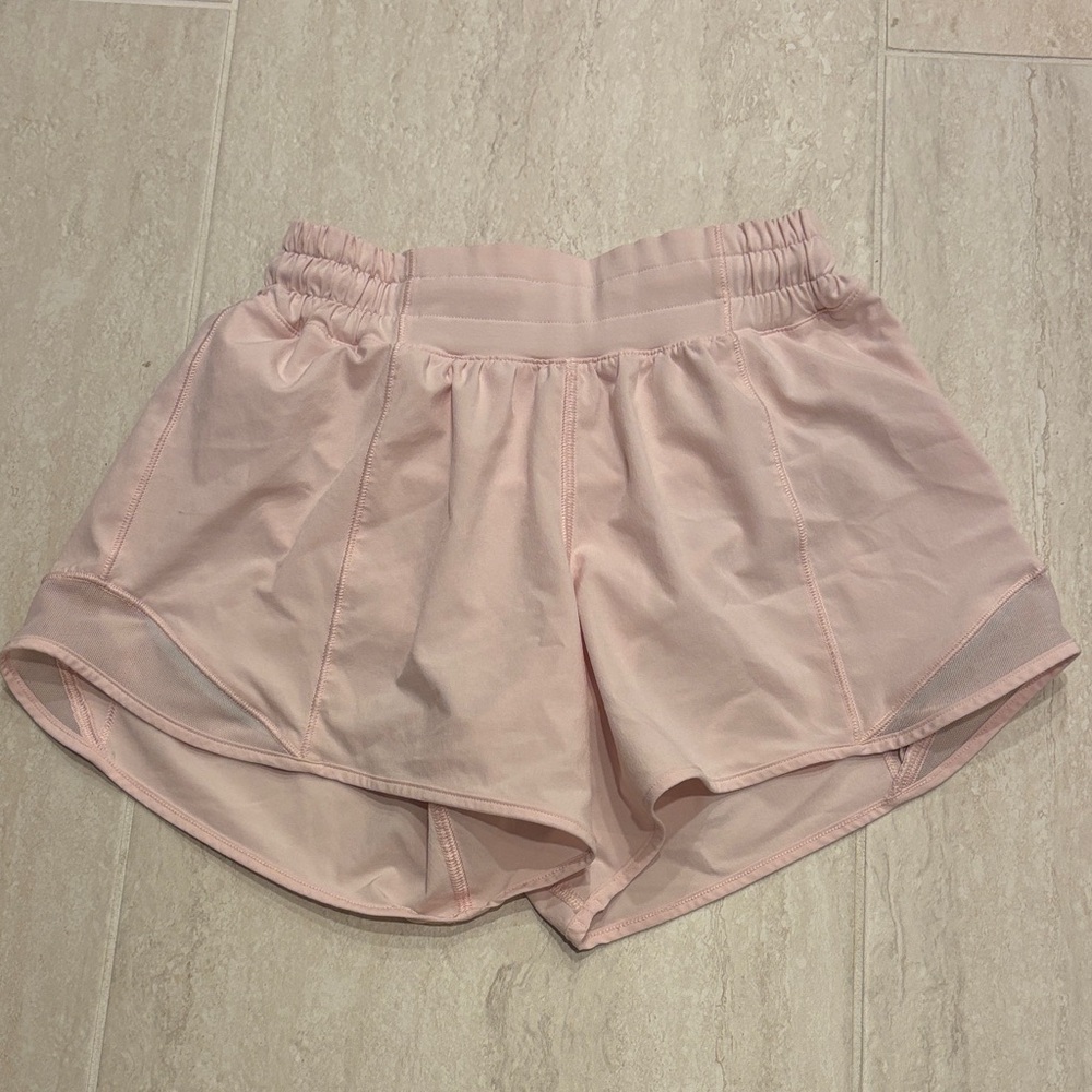 Lululemon Hotty Hot Low Rise 4” Shorts